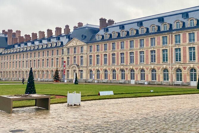 Fontainebleau, Versailles, Trianon Small group from Paris - Fontainebleau Palace: skip-the-line entry with audio-guide focus