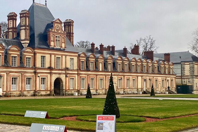 Fontainebleau, Versailles, Trianon Small group from Paris - Big Trianon, Small Trianon, and Hamlet de la Reine: where the day turns special