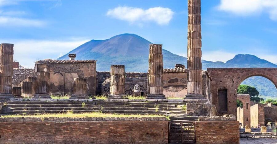 From Castellammare di Stabia Combo Tour_Pompeii & Vesuvius - Pompeii with autonomy: audio guide routes, not a single line
