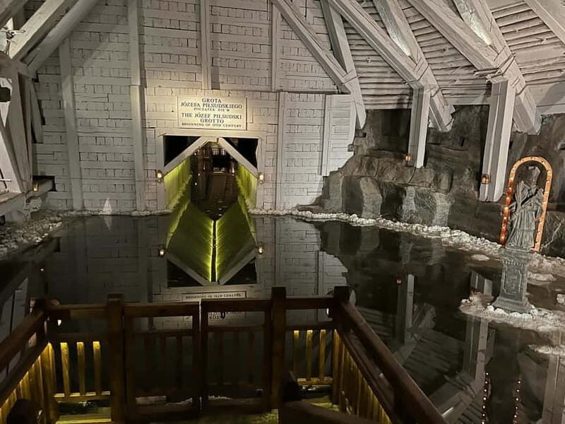 From Krakow: Auschwitz-Birkenau & Wieliczka Salt Mine Tour - Auschwitz-Birkenau Museum: How the Guided Tour Works