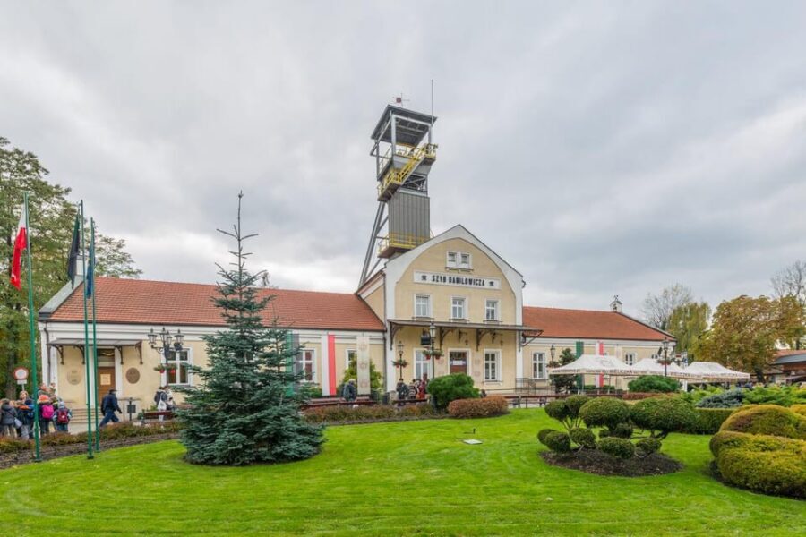 From Krakow: Salt Mine Guided Tour with hotel pick up - Wooden structures, chapels, and saltstone art: why the mine feels different from a museum