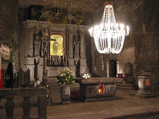 From Kraków: Wieliczka Salt Mine Guided Tour with Transport - Wieliczka’s underground scale: why it feels like a whole world
