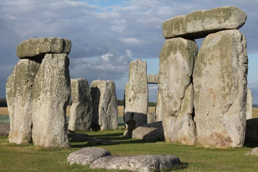 From London: Stonehenge Day Trip with Audioguide - Your 3 Hours at Stonehenge: How to Use the Time Well