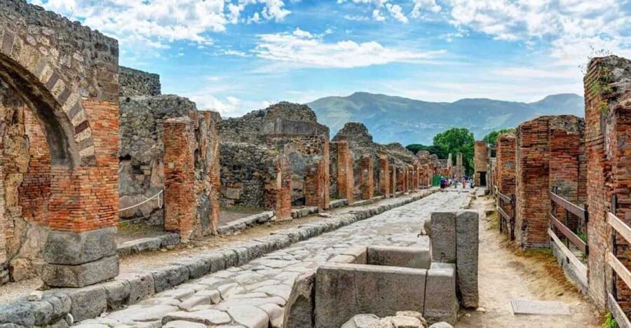 From Naples or Pompeii: Pompeii Skip-the-Line Entry and Tour - Who This Tour Suits Best