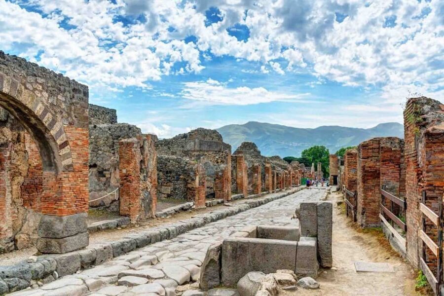 From Naples: Pompeii & Amalfi Coast Tour with Ticket Option - Amalfi town in 90 minutes: where to spend your break