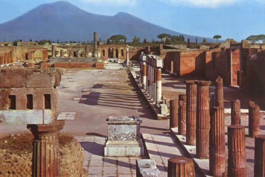 From Naples: Pompeii and Sorrento Full-Day Tour - Sorrento in One Hour: What the Walk Is Good For