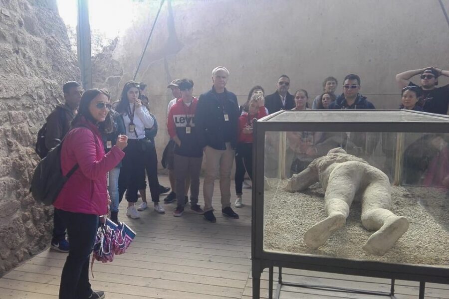 From Naples: Pompeii and Vesuvius Full-Day Tour with Lunch - Practical tips before you go: shoes, weather, and realistic timing