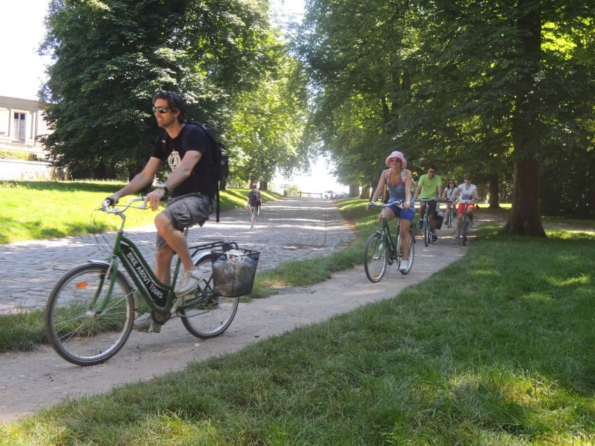 From Paris: Bike Tour to Versailles with Timed Palace Entry - Picnic by the Grand Canal: calm water, big views