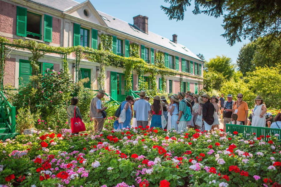 From Paris: Day Trip to Giverny & Versailles with Lunch - Should you book this Giverny & Versailles day trip?