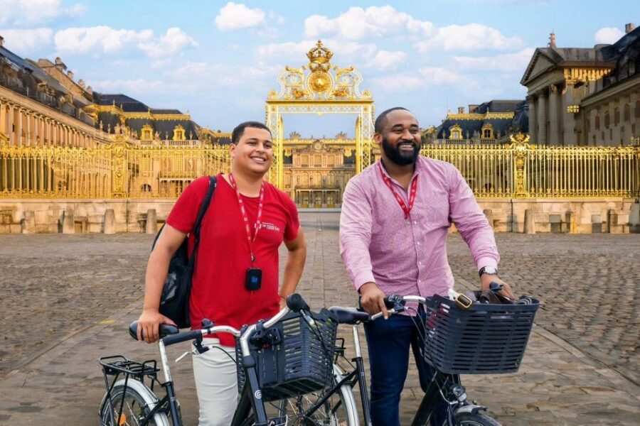 From Paris: Versailles Bike Tour with Gardens & Palace Entry - Stop by stop: how the day unfolds (and what to watch for)