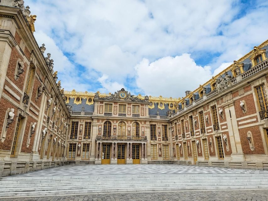 From Paris: Versailles Bike Tour with Gardens & Palace Entry - Booking tips and what to bring for a smooth day