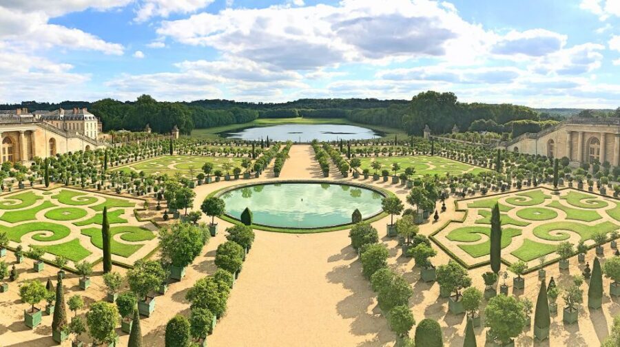 From Paris: Versailles Guided Tour with Skip-the-Line Ticket - Palace focus: State Apartments, Royal Chapel, and Hall of Mirrors