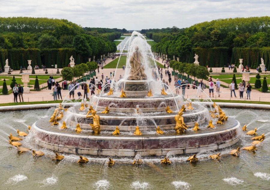 From Paris: Versailles Palace and Gardens Guided Day Trip - The train ride out of Paris is part of the value
