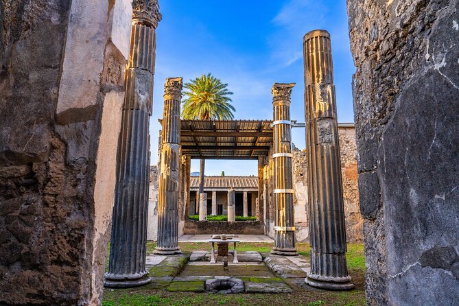 From Rome: Pompeii and Sorrento – Sun, Stones and Flavours - Lunch at Ristorante Vesuvio: convenient, group-style, and worth managing
