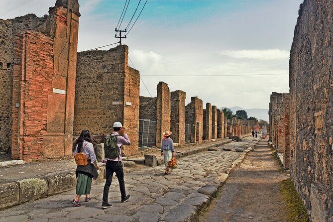 From Rome: Pompeii and Vesuvius Crater Experience with lunch - Group size, timing, and the reality of a 12-hour day
