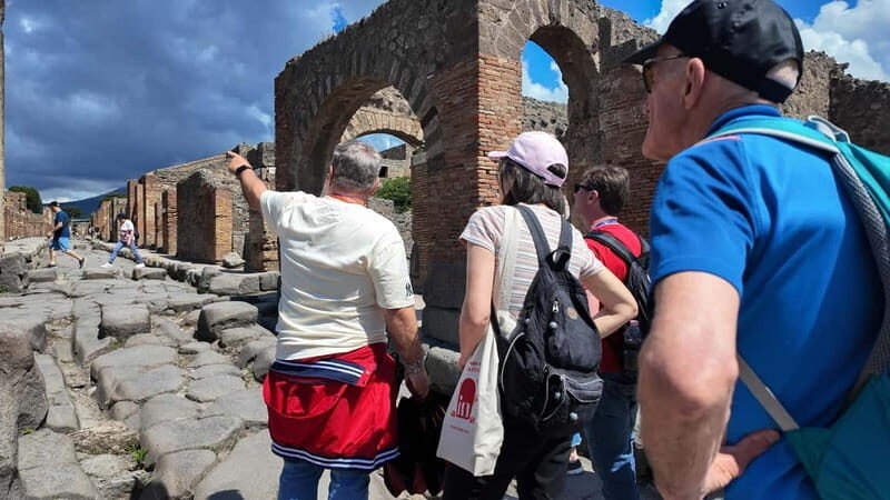 From Rome: Pompeii Ruins Tour with Expert Guide & Fast Train - Naples transfer at 10:30: what the concierge does (and what you still do)