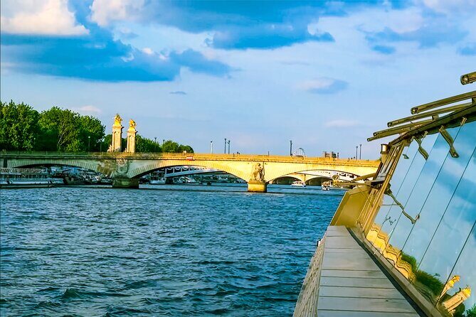 Full Day Paris City Pass: 50 Museums, Unlimited Hop On/Off Cruise - VIP upgrade: Madame Brasserie at the Eiffel Tower first floor