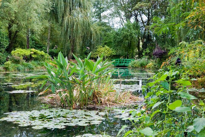 Giverny and Versailles Full Day Private Guided Tour wih Hotel Pickup - Giverny Village Time Nearby: Slower Moments After Art History