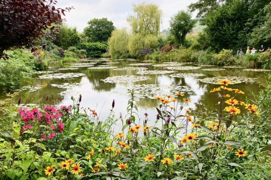 Giverny Versailles Trianon Small Group by Minivan from Paris - The real value: skip-the-line + small-group flow