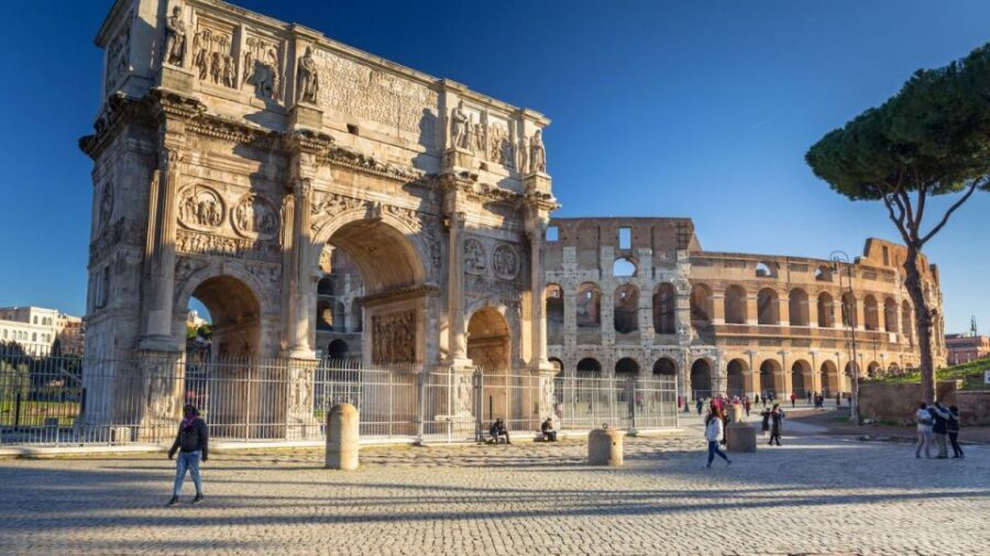 Gladiators & Saints: Colosseum Arena and St. Peter's Prison - Roman Forum and Palatine Hill: the heart of the story