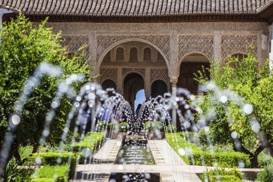 Granada: Alhambra, Nasrid Palaces, & Generalife Guided Tour - Palace of Charles V: the contrast that helps everything click