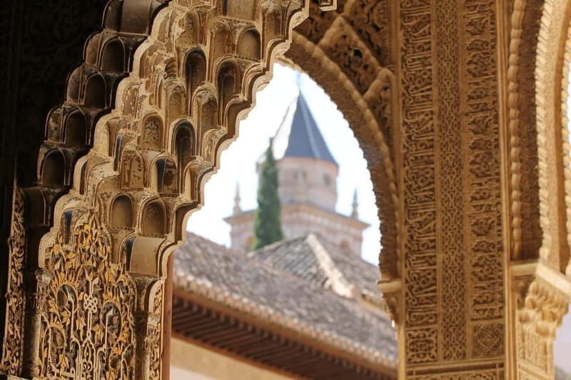 Granada: Gardens of the Alhambra and Generalife Regular Tour - Gardens of the Alhambra: fountains, walls, and the Andalusian feel