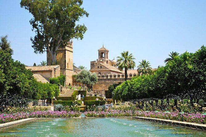 Guided tour: discover the 2 great monuments in Córdoba: Mezquita and Alcázar. - Mezquita-Catedral de Córdoba: Patio de los Naranjos to the 16th-century transept