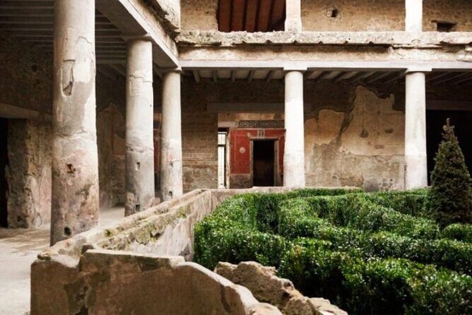 Guided tour of Pompeii with a local guide - What makes the guided experience valuable (and worth the extra planning)