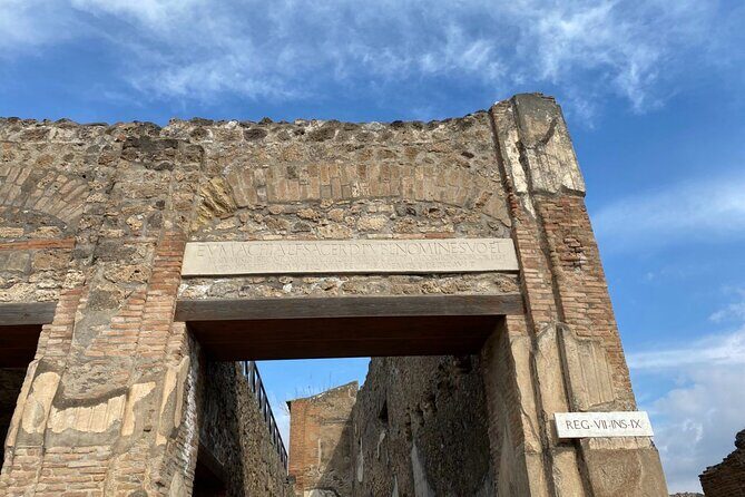 Guided tour of Pompeii with a writer - Pompeii Through People, Not Just Stone