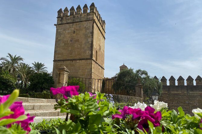 Guided tour of the Alcazar de los Reyes Cristianos in Spanish - Alcázar de los Reyes Cristianos: What This Tour Really Shows