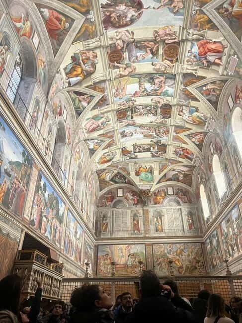 Guided Tour Vatican Museums & Sistine Chapel - A small group pacing style built for crowds