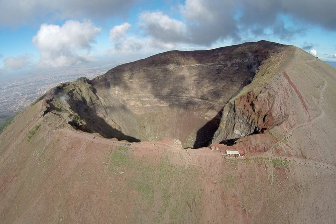 Half-Day Trip to Mt. Vesuvius from Naples - The vineyard stop and why it can change your hike mood
