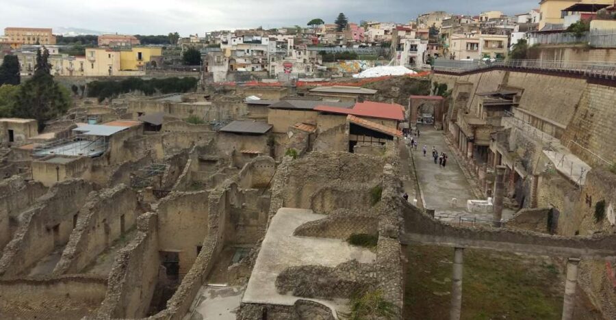 Herculaneum Half-Day Tour from Sorrento - The walking tour: frescoes and villa rooms you can make sense of