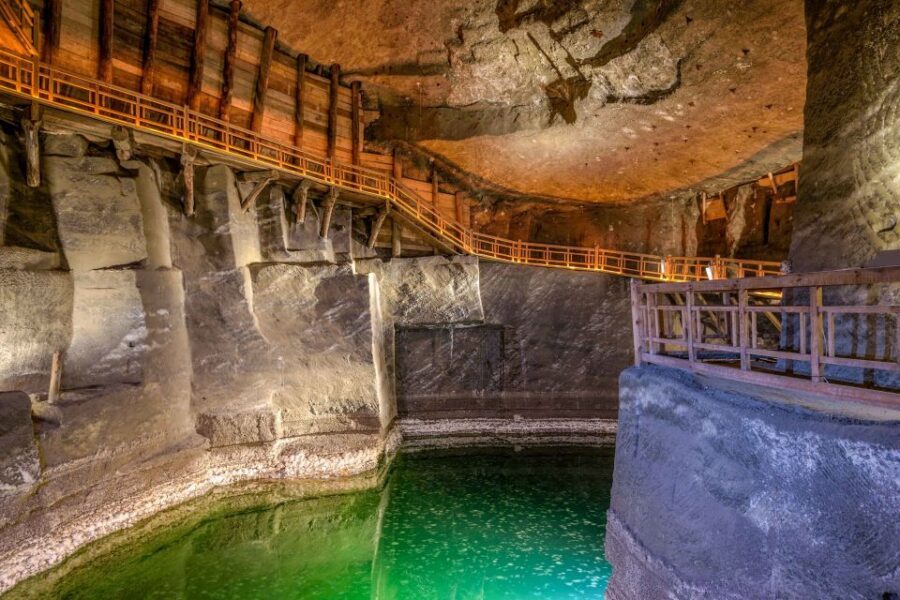 Krakow: Auschwitz and Wieliczka Salt Mine Combo Tour - Key points I’d plan around