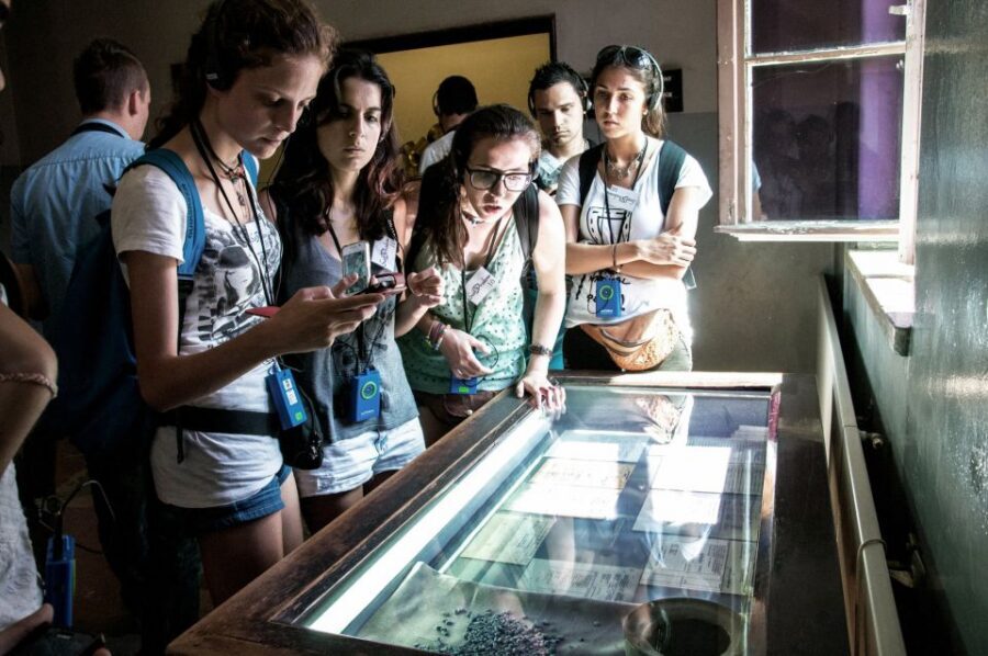 Krakow: Auschwitz-Birkenau Guided Tour Pickup/Lunch Options - The short break before Birkenau: plan for weather and pace