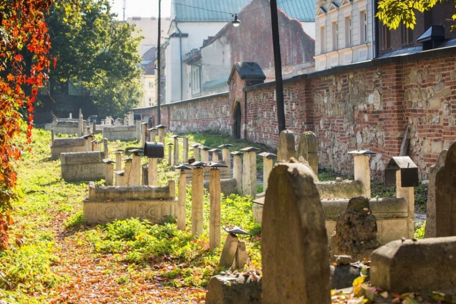 Kraków: Jewish Quarter, Auschwitz, And Salt Mine 3-Day Tour - What the guides get right: organization and communication you can feel