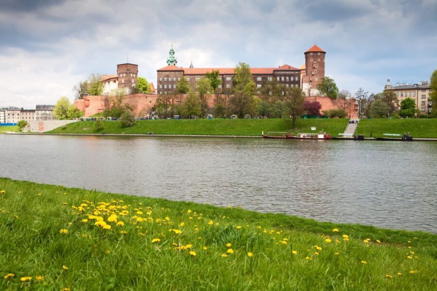 Krakow: River Cruise and Wieliczka Salt Mine Group Tour - Krakow From the Vistula: The catamaran experience that sets the tone