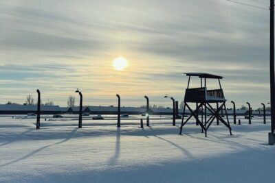 Krakow to Auschwitz Birkenau Guided Tour with Transfer and Ticket