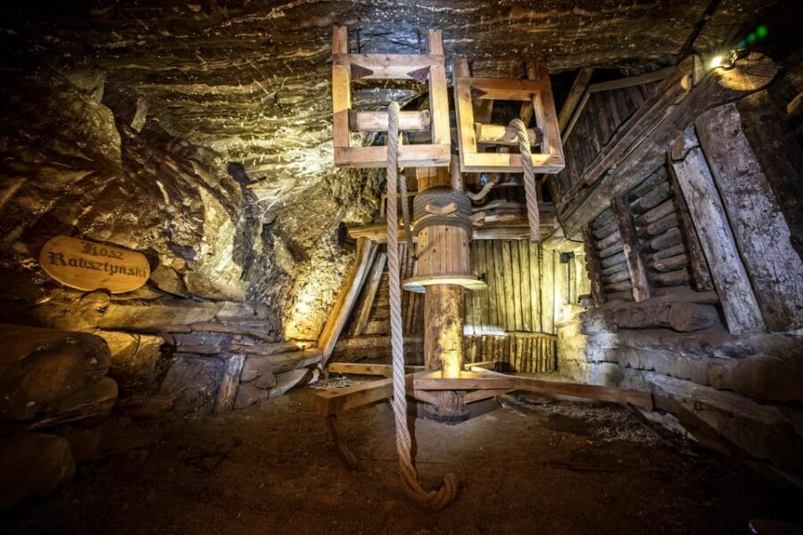 Krakow: UNESCO Underground Boat Expedition & Salt Mine Tour - Underground rafting in flooded corridors: the ride that steals the show