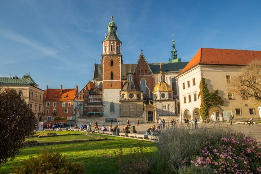 Krakow: Wawel Castle, Cathedral, Salt Mine, and Lunch - Wawel Royal Castle: Renaissance Rooms, Royal Art, and Oddly Specific Treasures