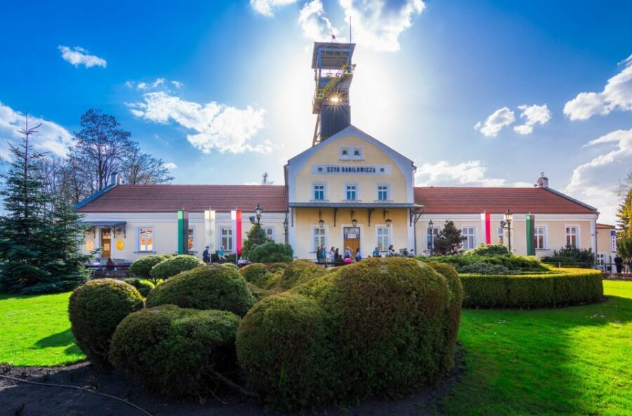 Krakow: Wieliczka Salt Mine Fast-Track Ticket & Guided Tour - Smooth transfers vs. the end-of-tour bottleneck