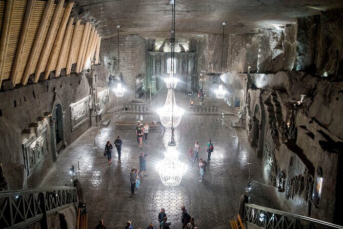 Krakow: Wieliczka Salt Mine Guided Tour with Pick-up options - Your Kraków pick-up window and the ride to Wieliczka
