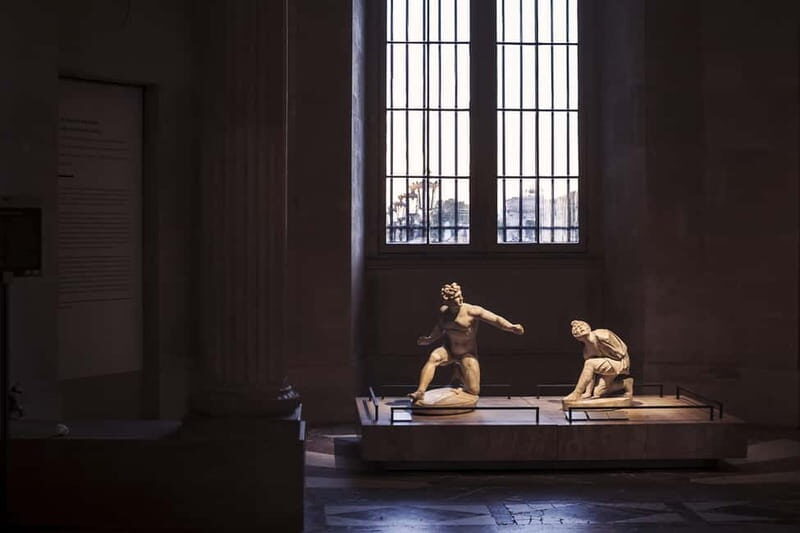 Louvre Museum: Mona Lisa Without the Crowds Last Entry Tour - Who should book this Mona Lisa last-entry tour