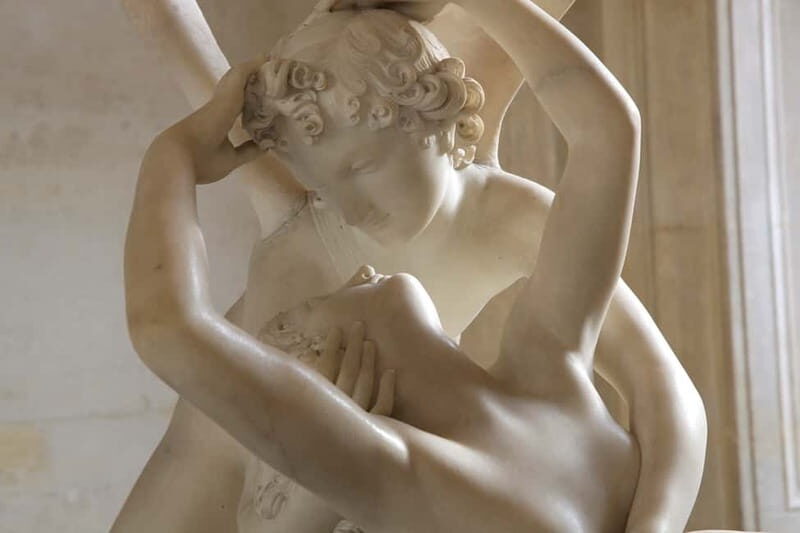 Louvre Museum: Mona Lisa Without the Crowds Last Entry Tour - The art historian factor: what makes the tour feel worth it