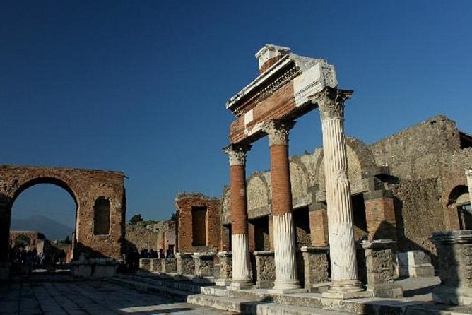 Naples: Pompeii, Herculaneum, and Vesuvius Tour by Minivan - The Real Appeal: Time-Saving Naples Stops in One Day