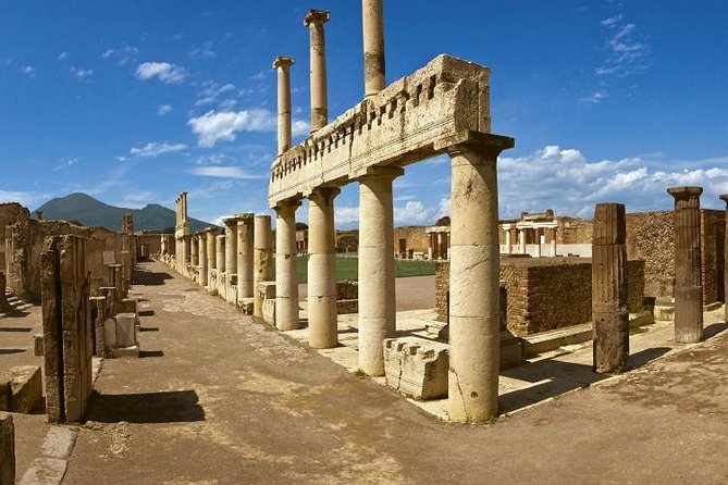Naples to Positano/Sorrento Transfer via Pompeii (or Vice Versa) - Who this transfer suits best (and who might want another setup)
