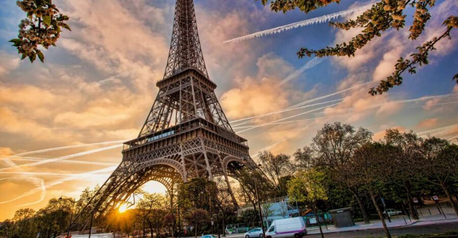 Paris: Access Eiffel Tower Summit or Second Level - Meeting at Paris Lounge: the one logistics move that matters