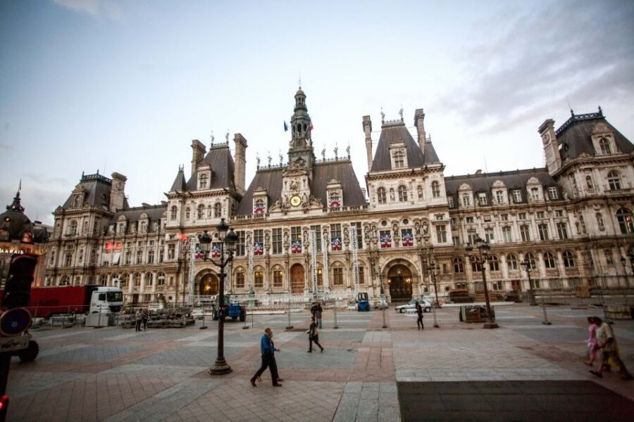 Paris: City Tour by Bus with Eiffel Tower & Optional Summit - Key things to know before you go