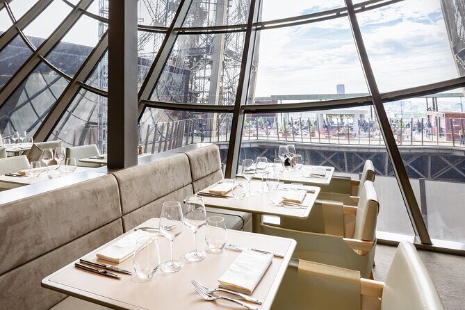 Paris Early Evening Dinner at Eiffel Tower's Madame Brasserie - Timing, comfort, and weather reality