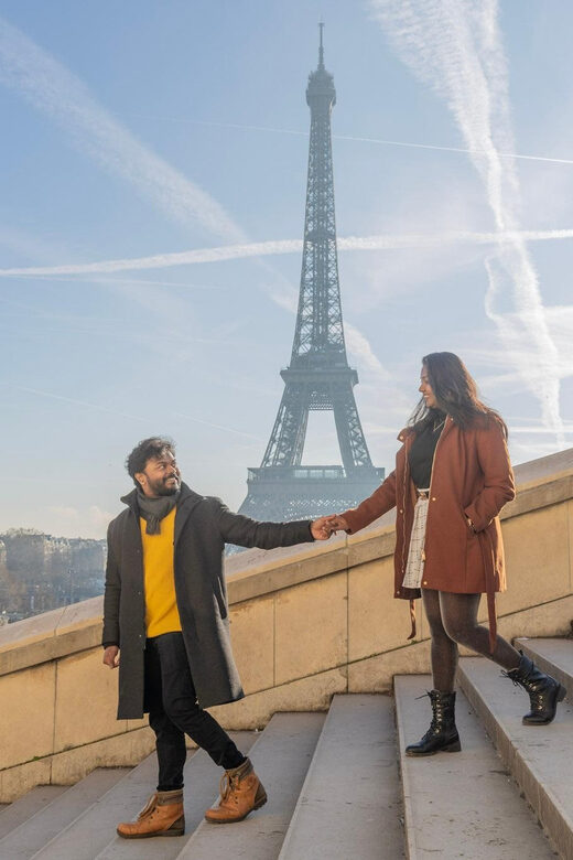 Paris: Eiffel Area Private Photoshoot - Pont de Bir-Hakeim: The Eiffel Bridge Stop That Gives You Structure